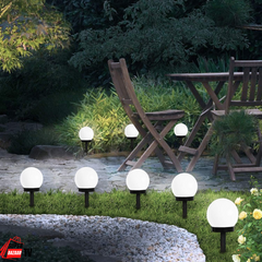 Baštenska solarna led lampa